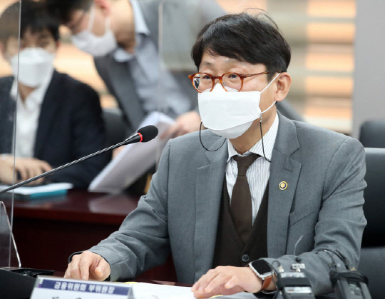 도규상 금융위 부위원장이 금융투자 위험에 대한 이해력 제고를 위해 금융교육의 중요성이 크다고 언급했다. (연합뉴스)